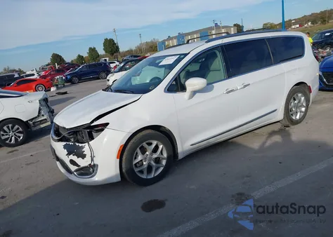 2018 Chrysler Pacifica Touring L из США, поврежденный, VIN 2C4RC1BG9JR171447